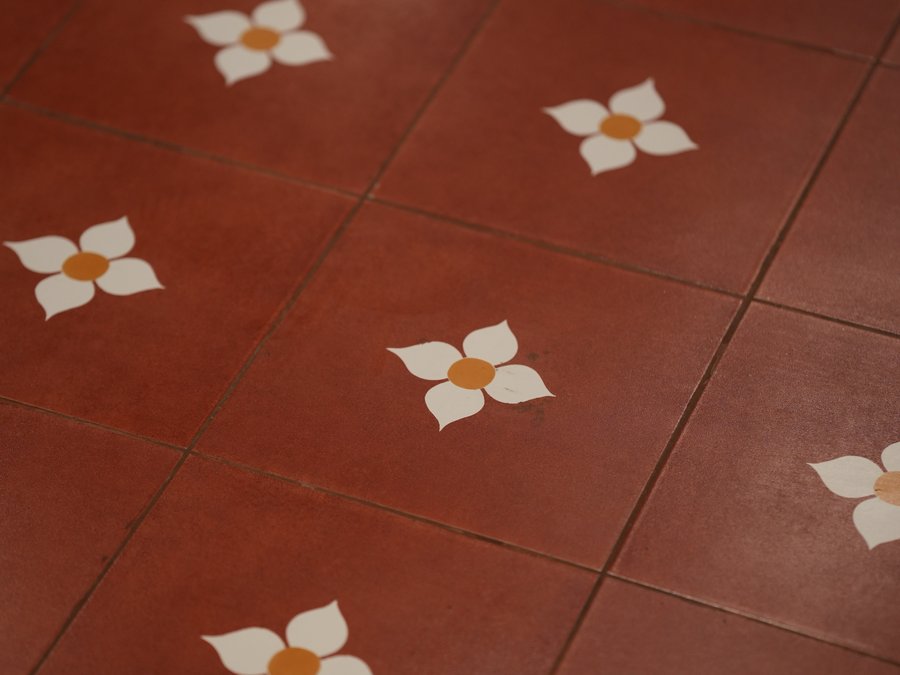 The floor tile, close